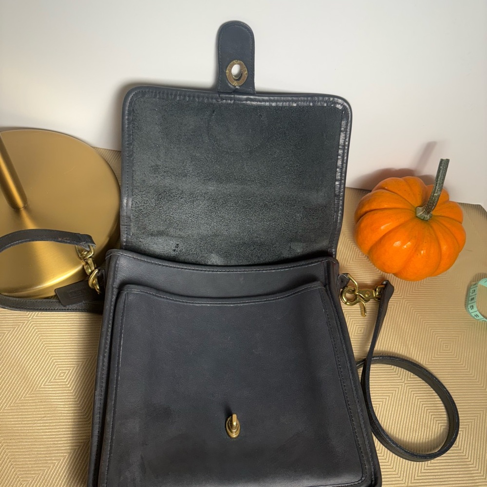 RARE! Vintage Coach Navy Leather Crossbody #0032-323
Made in the United States! - Picture 10 of 15